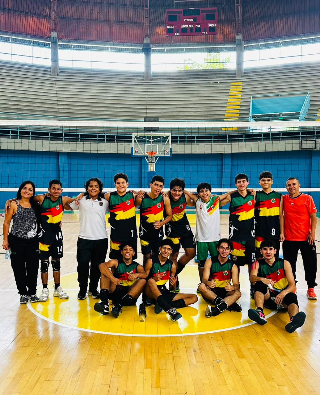 Eudoro Granada campeón de voleibol